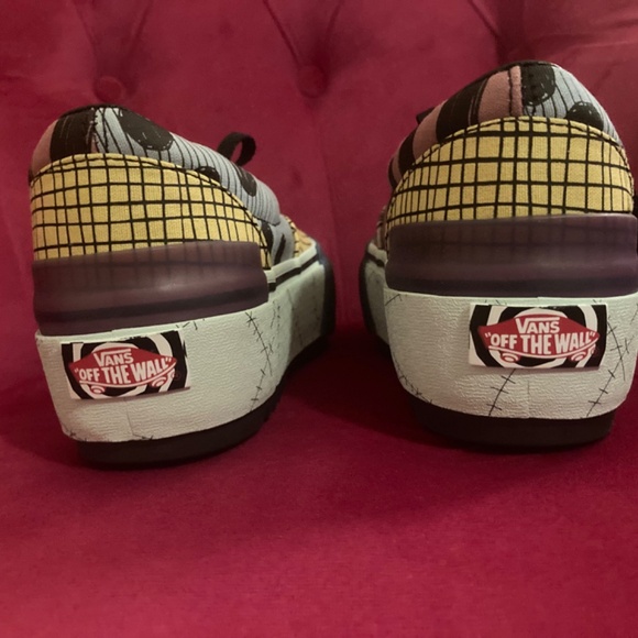 NWT Disney “Sally/Nightmare Before Christmas” Vans tennies in box - Picture 3 of 5